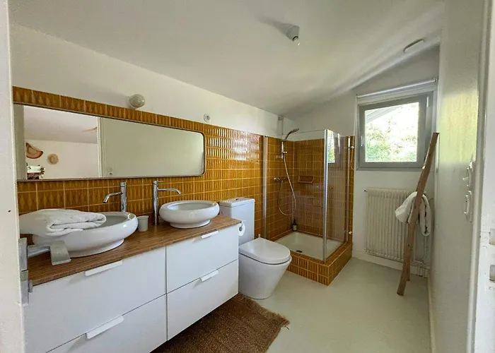 Light-filled House With Pool In Petit Piquey Prázdninový dům