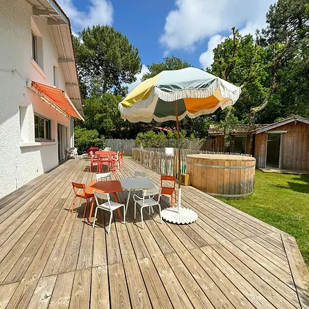 Light-filled House With Pool In Petit Piquey Casa vacanze *